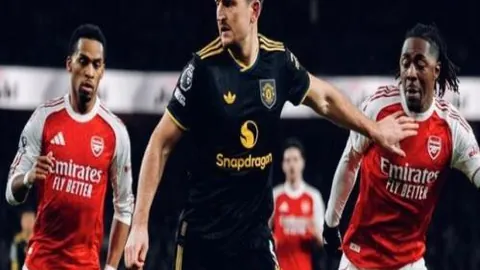 东契奇狂砍45分11板，字母哥三双贡献24+12+9，湖人遭雄鹿逆转，连败态势重现